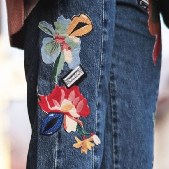 Zara Embroidered Cropped Jeans NWOT - Picture 5 of 8